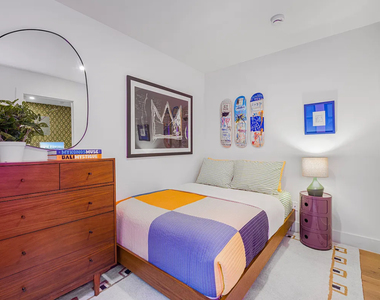 236 West 15th Street - Photo Thumbnail 5