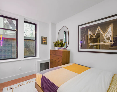 236 West 15th Street - Photo Thumbnail 4