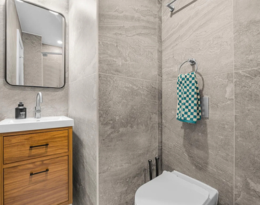 236 West 15th Street - Photo Thumbnail 6
