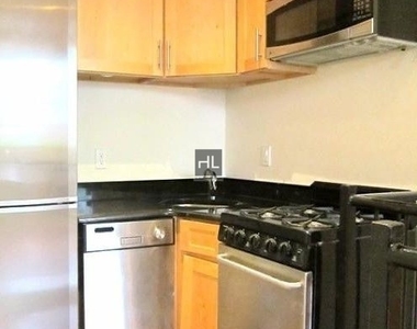 Hudson St. - Photo Thumbnail 2