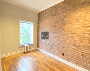 Hudson St. - Photo Thumbnail 4