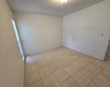 3406 Murrow Street - Photo Thumbnail 6