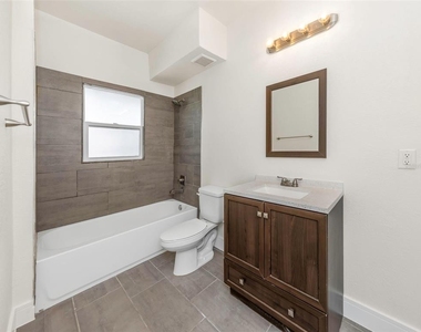 779 4th Avenue N - Photo Thumbnail 14