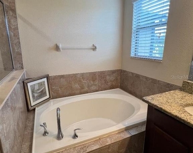 1142 Ballard Green Place - Photo Thumbnail 16