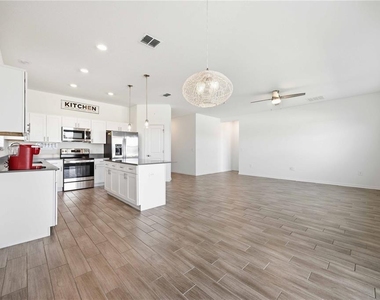 122 Inman Boulevard - Photo Thumbnail 8