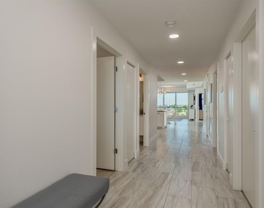 415 Island Way - Photo Thumbnail 13