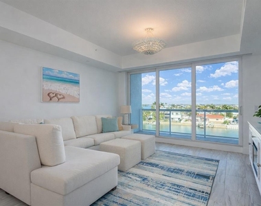 415 Island Way - Photo Thumbnail 4