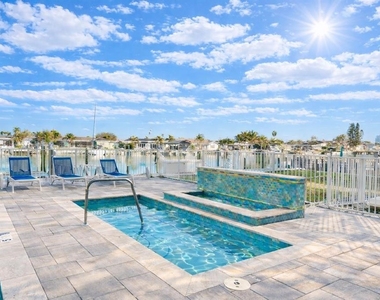 415 Island Way - Photo Thumbnail 30