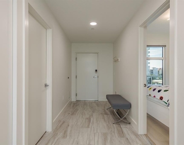 415 Island Way - Photo Thumbnail 14