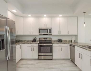 415 Island Way - Photo Thumbnail 10