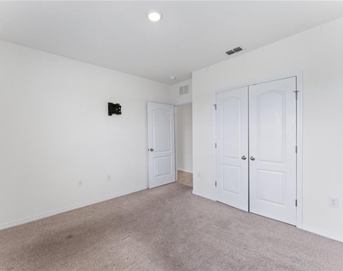 5038 Foxglove Circle - Photo Thumbnail 30