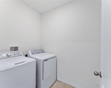 5038 Foxglove Circle - Photo Thumbnail 37