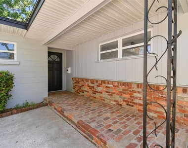 535 W Palmeden Drive - Photo Thumbnail 3