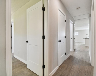 535 W Palmeden Drive - Photo Thumbnail 30