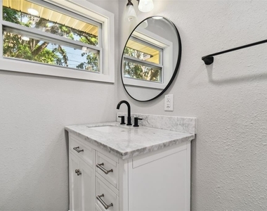 535 W Palmeden Drive - Photo Thumbnail 24