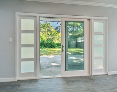 535 W Palmeden Drive - Photo Thumbnail 37