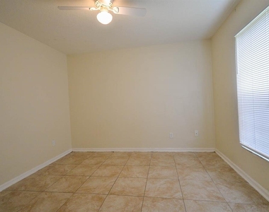1607 Avondale Ridge Drive - Photo Thumbnail 16