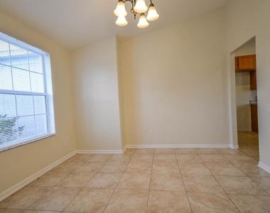 1607 Avondale Ridge Drive - Photo Thumbnail 2