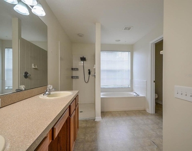 1607 Avondale Ridge Drive - Photo Thumbnail 12