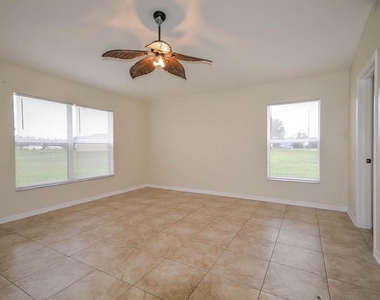 1607 Avondale Ridge Drive - Photo Thumbnail 11