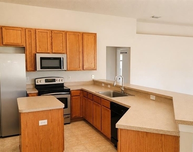 1607 Avondale Ridge Drive - Photo Thumbnail 5