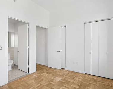 20 Exchange Place, Unit 4901 - Photo Thumbnail 3