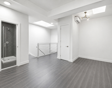 416 Rogers Avenue - Photo Thumbnail 4