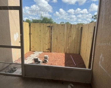 495 Las Cortes Lane - Photo Thumbnail 17