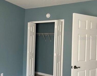495 Las Cortes Lane - Photo Thumbnail 2