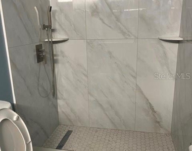 495 Las Cortes Lane - Photo Thumbnail 11