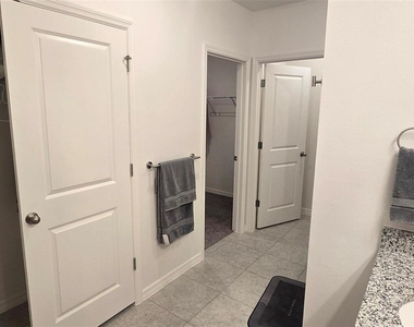 5539 Maddie Drive - Photo Thumbnail 16