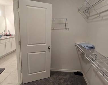 5539 Maddie Drive - Photo Thumbnail 17