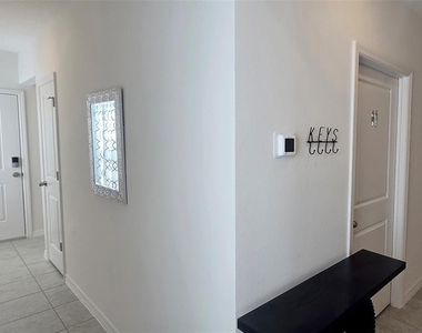 5539 Maddie Drive - Photo Thumbnail 9