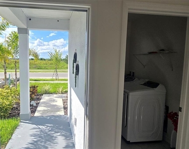 5539 Maddie Drive - Photo Thumbnail 4