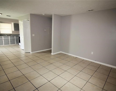 9418 N 50th Street - Photo Thumbnail 7