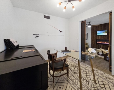 623 Midway Drive - Photo Thumbnail 10
