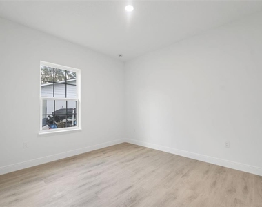 14152 Sw 44th Avenue - Photo Thumbnail 22