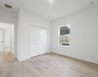 14152 Sw 44th Avenue - Photo Thumbnail 21