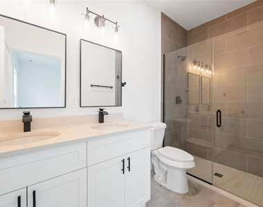 14152 Sw 44th Avenue - Photo Thumbnail 17