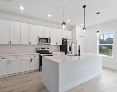 14152 Sw 44th Avenue - Photo Thumbnail 13