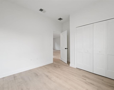 14152 Sw 44th Avenue - Photo Thumbnail 19