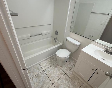 778 Ridenhour Circle - Photo Thumbnail 5