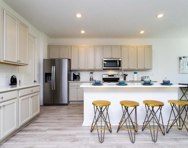 624 Benoi Drive - Photo Thumbnail 3