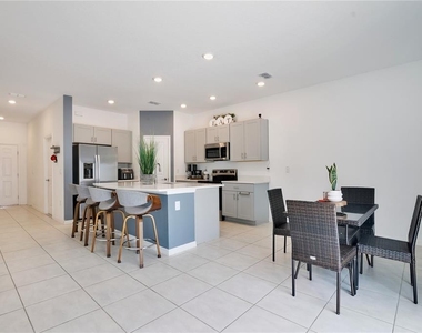 2986 Canary Avenue - Photo Thumbnail 4