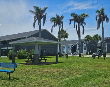 4136 Pershing Pointe Place - Photo Thumbnail 17