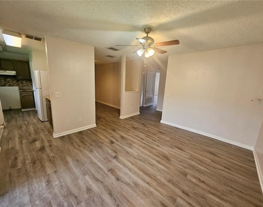 4136 Pershing Pointe Place - Photo Thumbnail 4