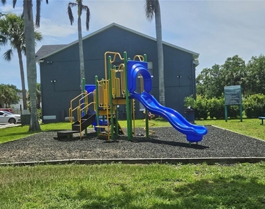 4136 Pershing Pointe Place - Photo Thumbnail 16