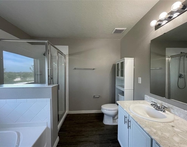 4501 Baler Trails Drive - Photo Thumbnail 18