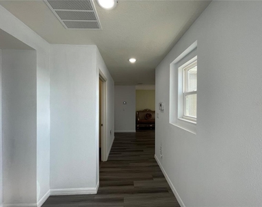 4501 Baler Trails Drive - Photo Thumbnail 14