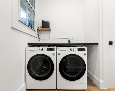 119 West 10th Street - Photo Thumbnail 9